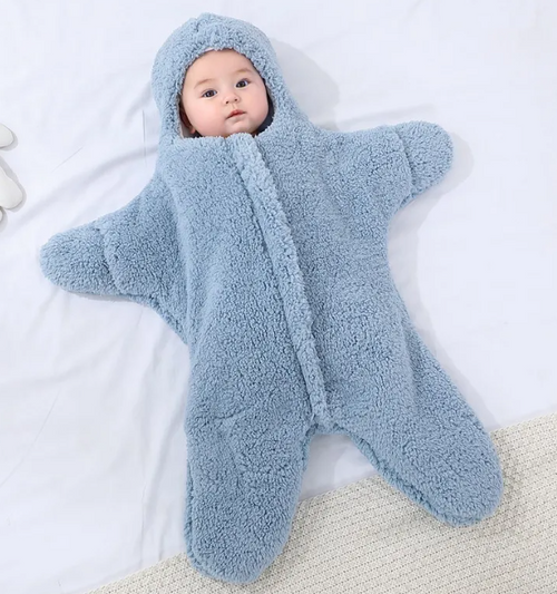 Solid-color polyester baby quilt in a minimalist style
